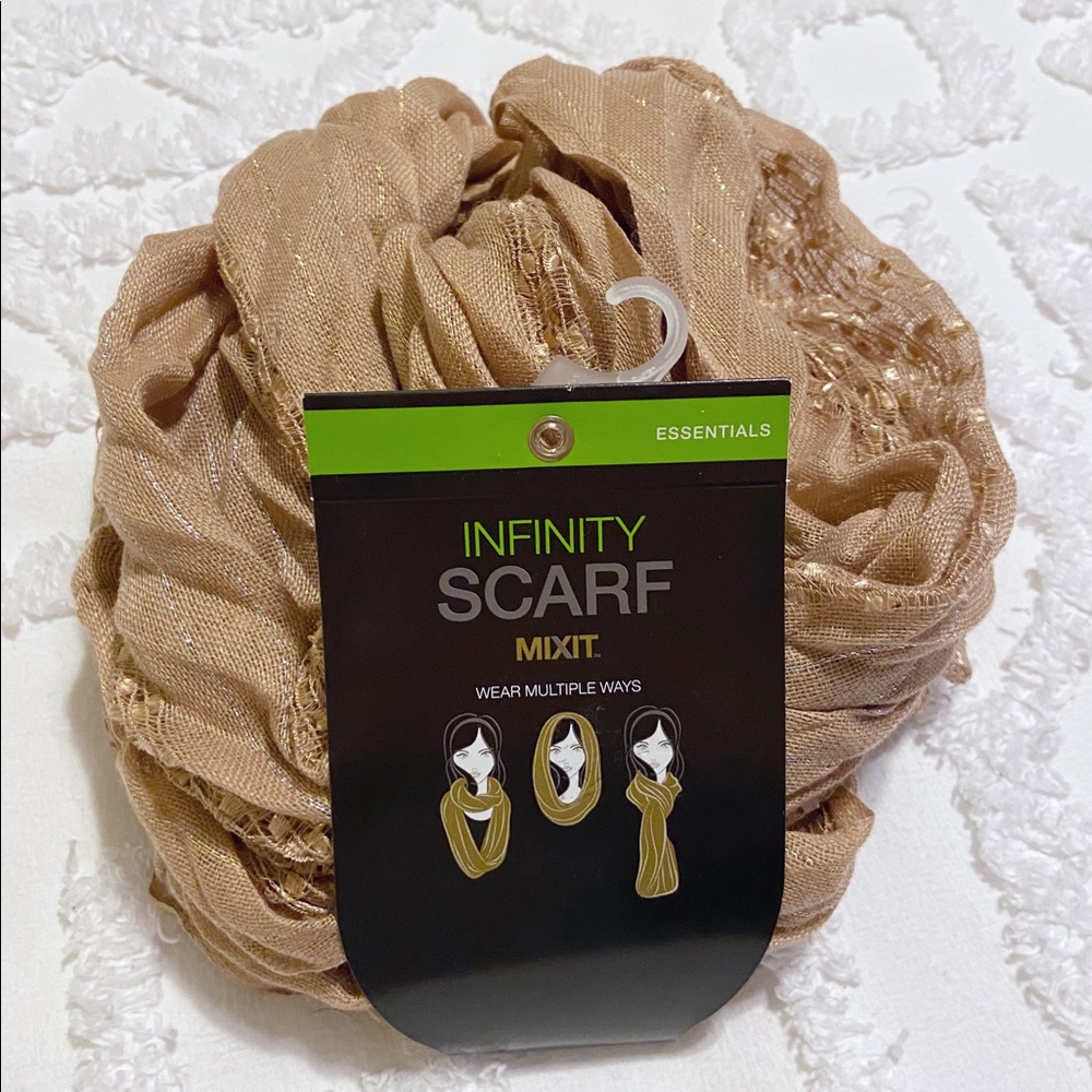 Infinity scarf .. brand new with tags!